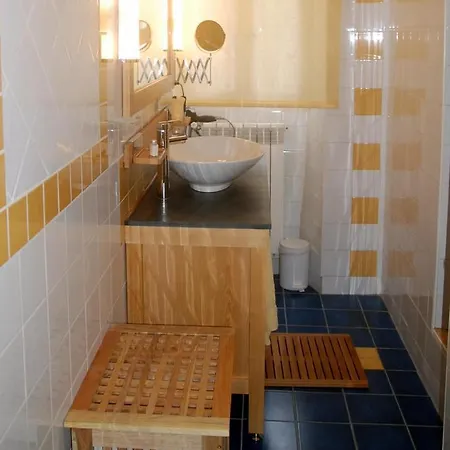 Domaine De Chanteperdrix Guest house *