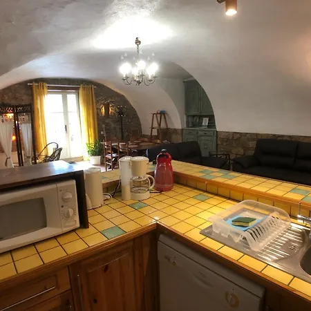 Domaine De Chanteperdrix Rosieres (Ardeche)